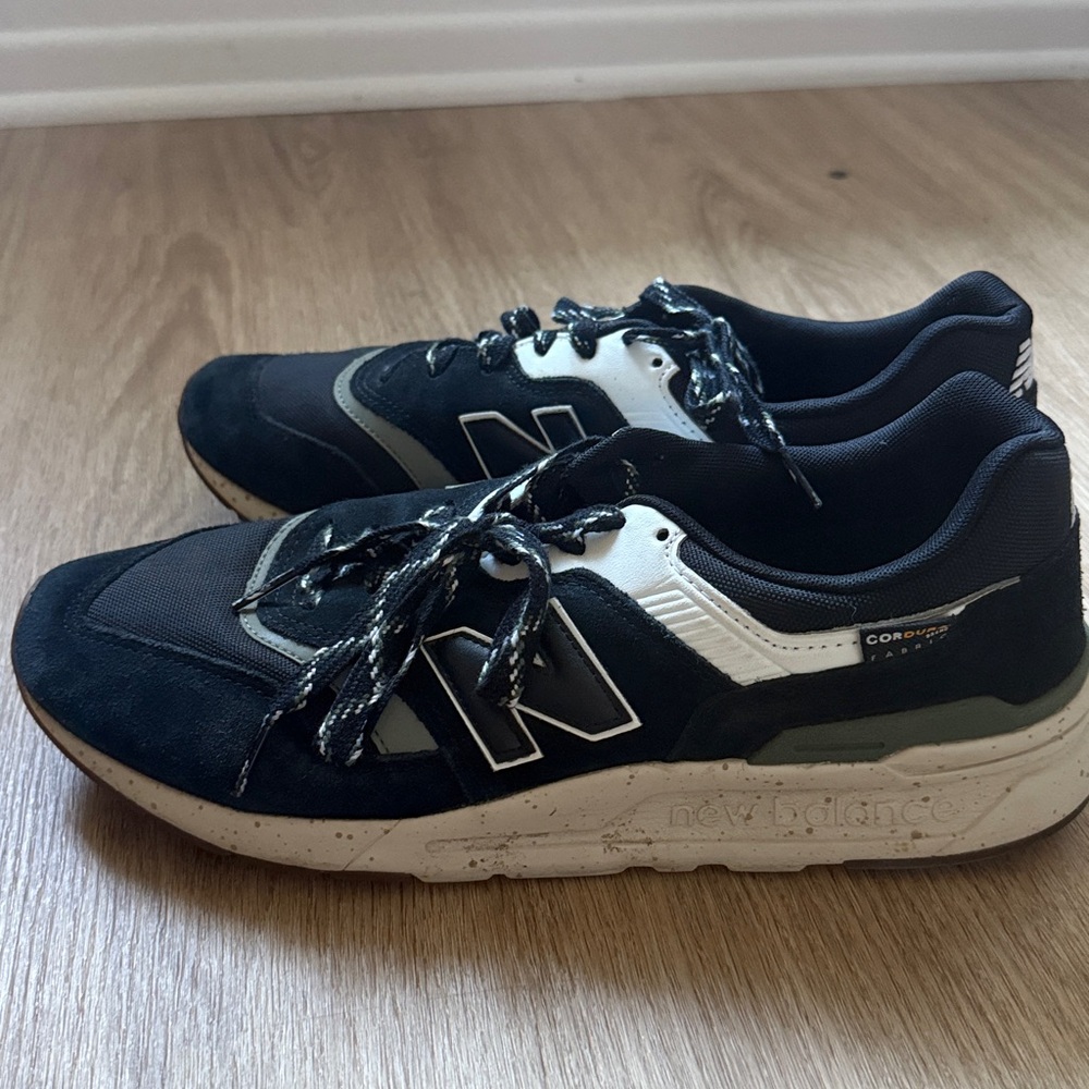 New Balance 997H Black and White Athletic Shoes